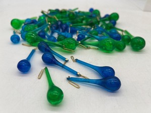 lot 222 image: Vintage Mid Century Tear Drop Plastic Ornaments