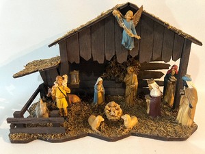 lot 455 image: Vintage Nativity Creche including Figurines - Musical and Lighted
