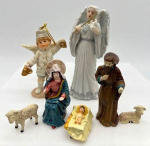 lot 457 image: Vintage ENESCO Pewter Nativity Figurines and Angels