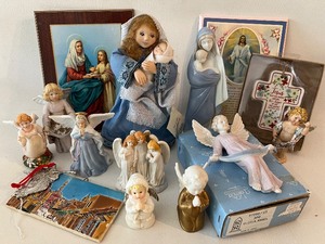 lot 471 image: Angels and Religious Collectibles