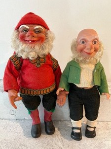 lot 480 image: Vintage Pair of Scandinavian ARNE HASLE Elf Gnome Dolls