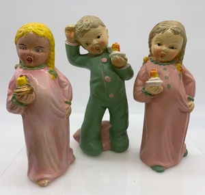 lot 330 image: Vintage CERAMIC Children Figurines - QTY 3
