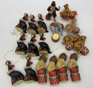 lot 335 image: Vintage CIRCUS Animal Ornaments with Ring Master