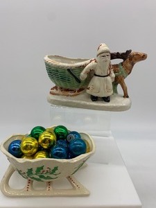 lot 342 image: 2 Vintage CHRISTMAS Planters and Small Glass Bulbs