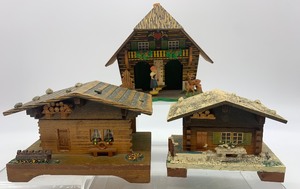 lot 355 image: Vintage Houses including Weather Vane, and Music Boxes - Germany