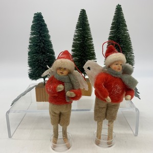 lot 357 image: Pair of Boy ANGEL Ornaments with Wings and 3 Bottle Brush Trees