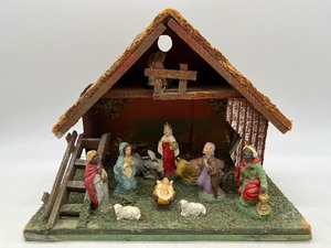 lot 525 image: Vintage Nativity Creche including Figurines - Made in Italy #2