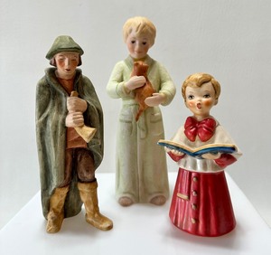 lot 496 image: Trio of VINTAGE GOEBEL BISQUE and PORCELAIN Figurines