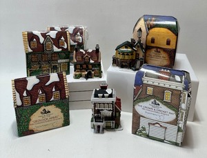 lot 501 image: Assorted DEPARTMENT 56 Charles Dickens Heritage Collection Ornaments