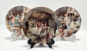 lot 554 image: DEPARTMENT 56 The Cratchits Christmas Pudding - Christmas Collectors Plates - QTY 3