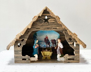 lot 529 image: VINTAGE Mid Century Cardboard Creche