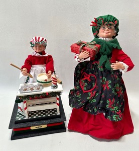 lot 550 image: HOLIDAY CREATIONS Lighted Musical Mrs. Claus and Doll