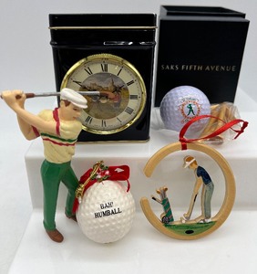 lot 301 image: Vintage ROGER LASCELLES Clock MIB with 3 Golf Ornaments