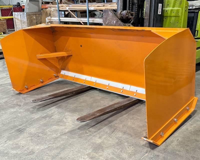 lot 15 image: Wolverine Snow Pusher (SP-15-84W)
