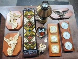 Lot of Wall Decor & Lamp