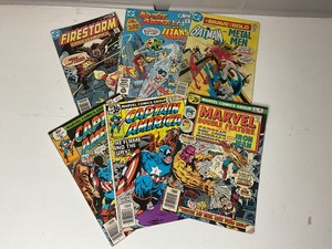 lot 22 image: Lot of 6 Comics Books Used Good Condition