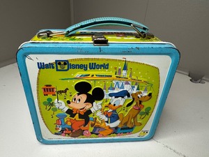 lot 133 image: Vintage 1973 Walt Disney world Lunchbox with Thermos Bottle