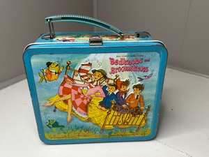 lot 143 image: 1971 Vintage Bedknobs & Broomsticks Metal Lunchbox - No Thermos
