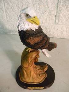 lot 20 image: Woodway Bald Eagle Figure on Glove, Resin Statue Wood Base - Americana Decor - U.S.A. - NICE - AWESOME PIECE - APPROX 8 WIDE 11 HIGH - SEE PICTURES