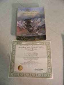 lot 39 image: The Franklin Mint Limited Edition #HA4051 On Eagles Wings Plate Collection AND GOD WILL RAISE YOU UP ON THE EAGLES WINGS By Ted Blaylock - NICE - AWESOME PIECE - SEE PICTURES