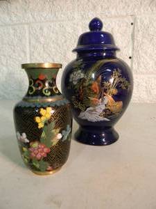 lot 46 image: Vintage Miniature Chinese Cloisonne Vase & Vintage Lidded Asian Ginger jar & - NICE - COOL PIECES - SEE PICTURES