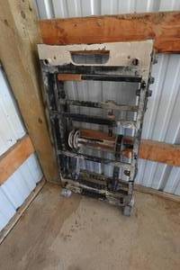 lot 194 image: Rolling Tile Saw Stand