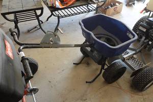 lot 255 image: Commercial Broadcast Spreader