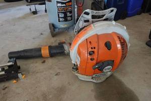 lot 182 image: Stihl BR700 Gas Backpack Blower