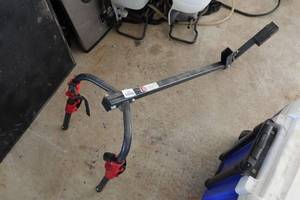 lot 289 image: Haul Master Hitch Mount Bike Rack