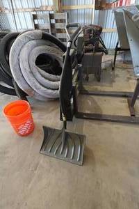 lot 308 image: Snow Shovel