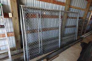 lot 247 image: Chain Link Dog Kennel - 6 x 10 x 6