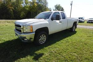 lot 1A image: 2012 Chevrolet Silverado 2500 LT Extended Cab Pickup Truck