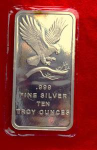 lot 397 image: Lot of (1) Ten oz. Silver Bar Eagle Landing Design Silver Towne .999 Fine