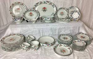 lot 24 image: Antique Syracuse China 1919 Fusan Set  -Crafted in the USA