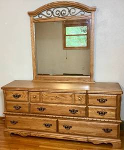 lot 21 image: Palliser Furniture 8 Drawer Dresser and Mirror with Metal accents
