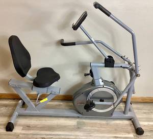lot 37 image: Sunny Cross Training Magnetic Recumbent Bike SF-RB4708