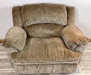 lot 40 image: OversizedCouples Recliner
