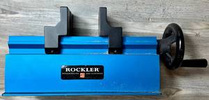 lot 78 image: Rockler Self-Centering Drill Press Vise