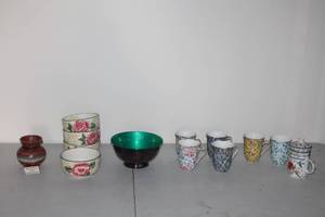 lot 10 image: Assorted Decorative Pottery and Porcelain Collection