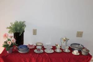 lot 11 image: Vintage Porcelain & Pottery Collection with Decor