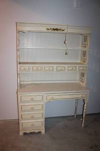 lot 36 image: Vintage Cream Desk and Hutch with Storage