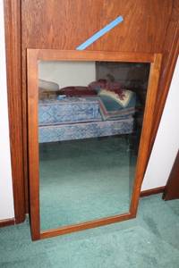 lot 49 image: Vintage Wooden Framed Mirror