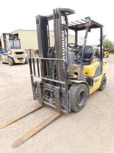 lot 8 image: 2013 Hyundai 30L-7A LP Forklift