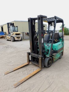 lot 13 image: 1999 Mitsubishi FGC18K LP Forklift