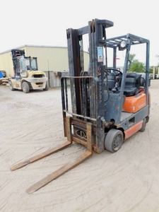 lot 14 image: 2009 Toyota 6FGCU15 LP Forklift