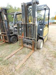lot 16 image: 2002 Yale GLC040 LP Forklift
