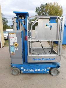lot 21 image: 2012 Genie GR15 Man Lift