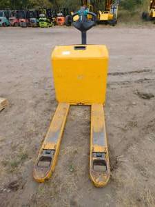 lot 29 image: 2018 Jungheinrich EJE120 4500lb Electric Pallet Jack