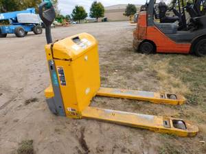 lot 30 image: 2018 Junheinrich EJE120 4500lb Electric Pallet Jack - For Parts or Repair