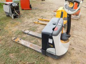 lot 32 image: 2013 Crown WP3055-45 Pallet Jack -  For Parts or Repair